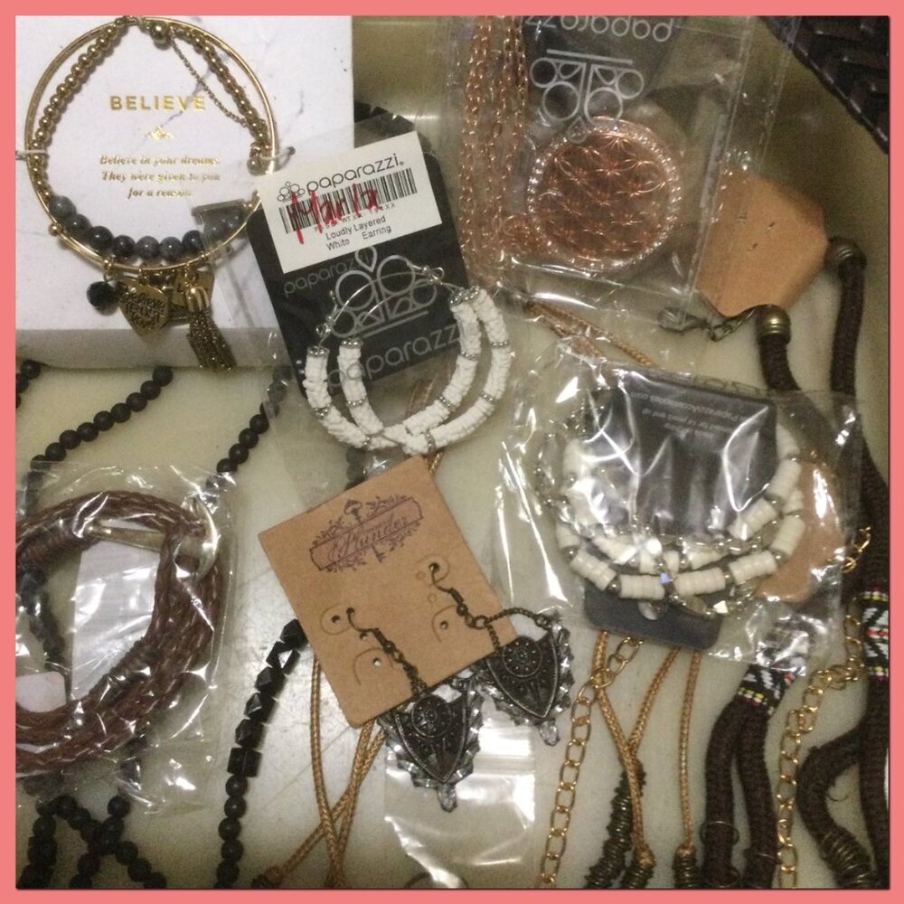 NewOnCard Jewelry Lot_NC1,27pc